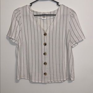 Urban Romantics. White striped blouse